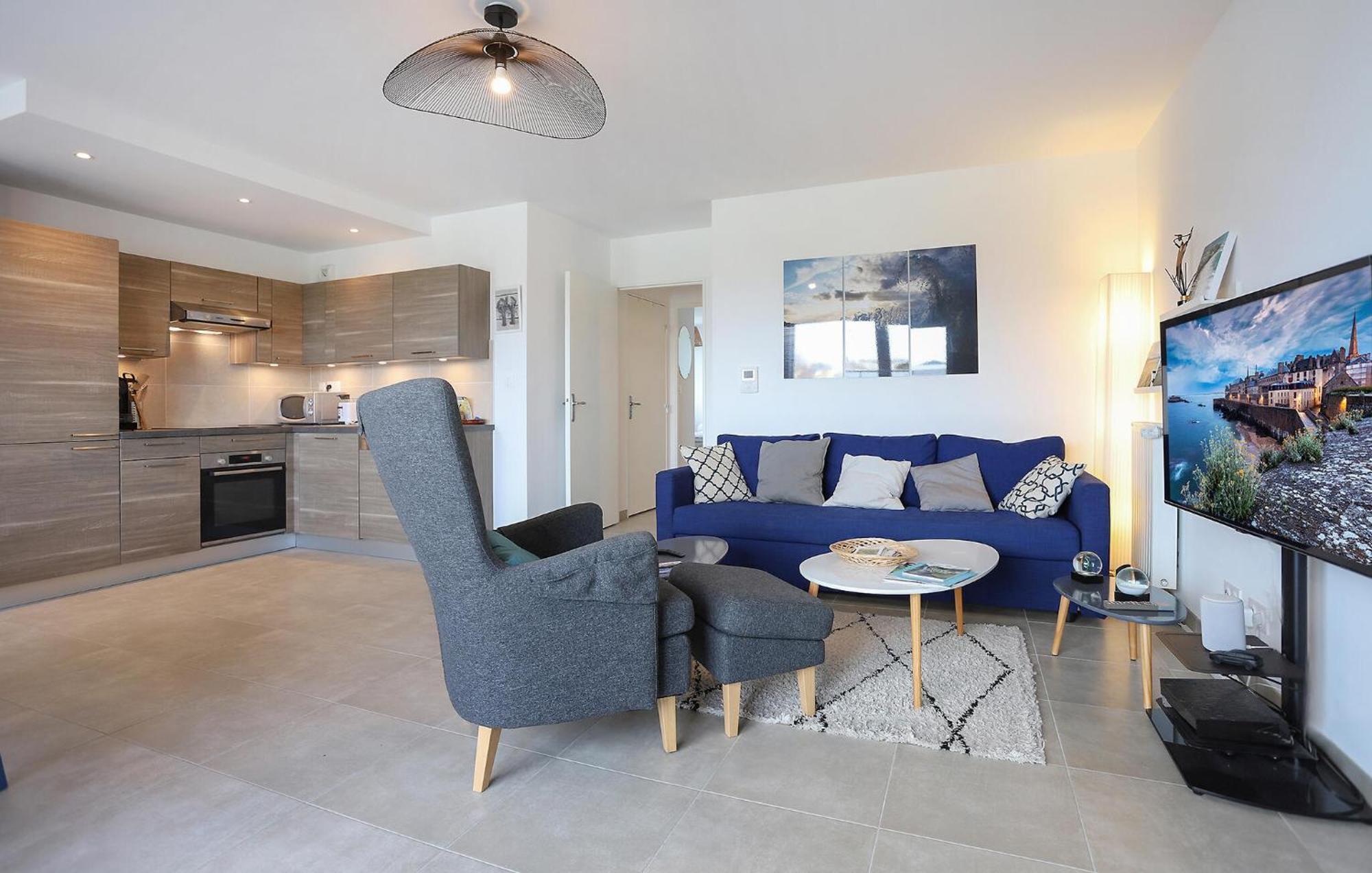 3 Bedroom Cozy In *