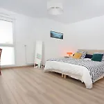 3 Bedroom Cozy Apartment In Saint-Malo