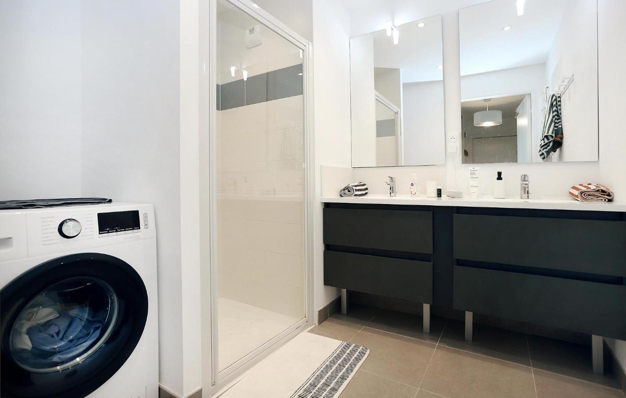 3 Bedroom Cozy In *